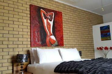 膳宿费 Mountain View Country Estate