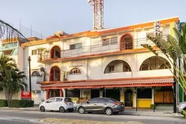 هتل Posada Santiago Manzanillo