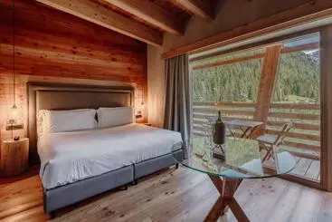 Au Charmant Petit Lac Ecohotel Parc & Spa