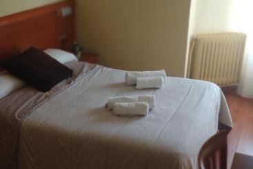 Пансион Hostal Restaurante Iruñako