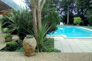 Пансион Chambres D Hôtes Les Barrerres