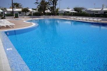 Green Oasis Beach Flor Bungalows