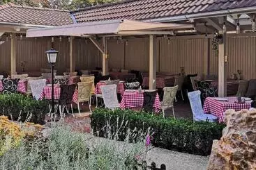 Aamiaismajoitus (B&B) Piccolo Panzió Vendéglő Vinoteca