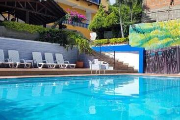 هتل Brisas De Santa Fe