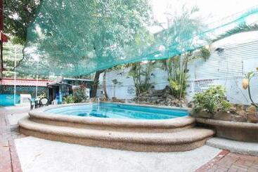 Hotel Reddoorz Plus At Lagoon Resort Zambales