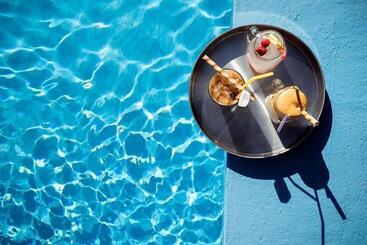 تختخواب و صبحانه Garden House