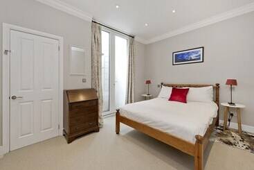 کلبه Fulham 4 Bed House & Garden Near Tube