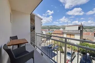 Panzió Apartments & Rooms žaja