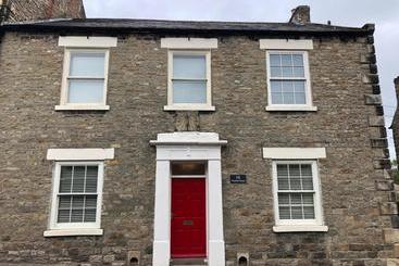 تختخواب و صبحانه Pinfold House