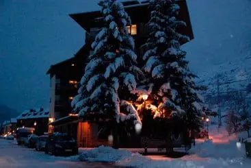 Apartamentos Espot 1300