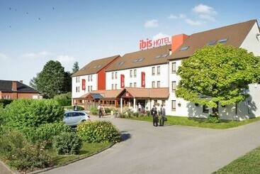هتل Ibis Charleroi Airport Brussels South