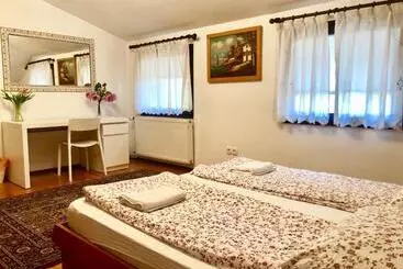 Pensión Apartments Maria