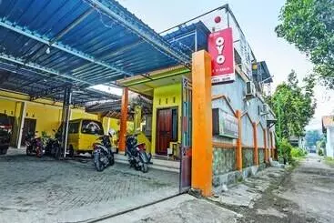 Hotelli Oyo 3214 Puri Amalia