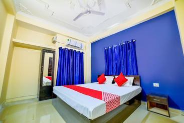 Hotell Oyo 69407 Royal Brothers