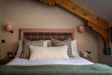 Hotel The Red Lion & Manor House