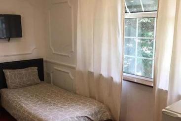 ペンション Hatfield Save Money Rooms   10over10 For Price!