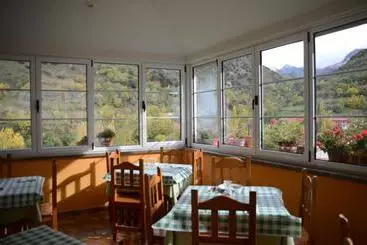 پانسیون Hostal Parador Peñavera