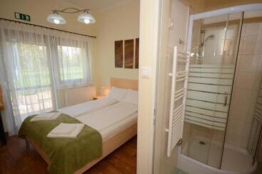 住宿加早餐  Szárszó Panzió