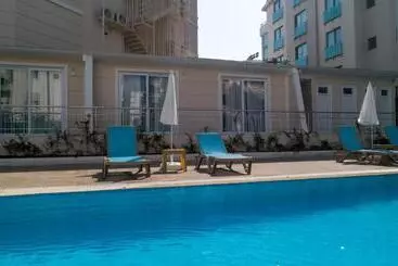 هتل آپارتمان Theluna Suite