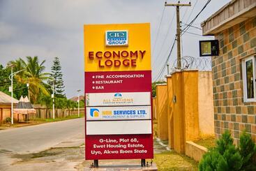 Hotel Royalty Economy Lodge