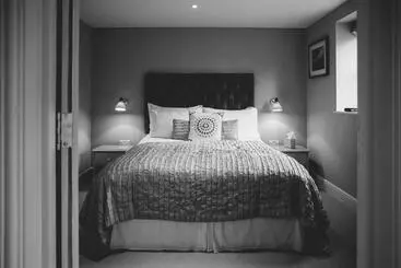 Bed and Breakfast The Hero