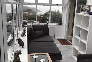 Bed and Breakfast Channel View Guest House