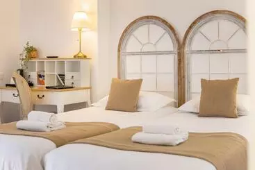 Hotel Demeures & Châteaux   Hôtel De La Porte Saint Malo