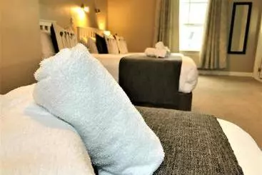 هتل Zuni Townhouse