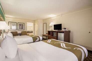 Otel Quality Inn Tulsa Central