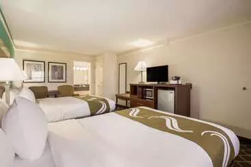 酒店 Quality Inn Tulsa Central