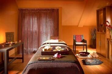 فندق Westport Coast