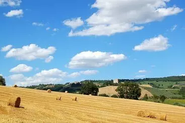 Hotelli Agriturismo Casale Dei Frontini