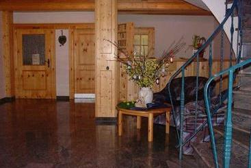 ホテル Gasthof Zum Schützen