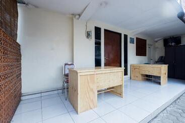 Hotel Cemara Gading By Oyo Rooms