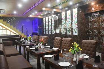 Отель Hotek Aarti Inn