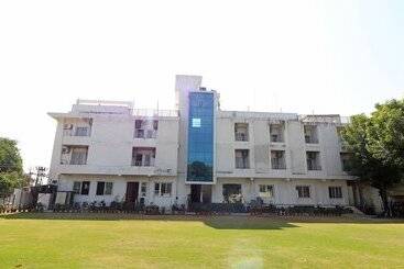 酒店 Maha Nandini Resort By Oyo Rooms