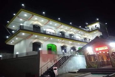 Отель Friends Club Resort & Restaurant