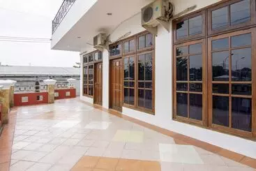 Pansiyon Reddoorz Plus @ Gunungsari Surabaya
