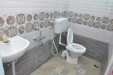 Majatalo Sripaadha Inn Kanipakam