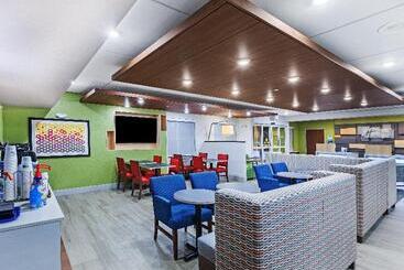 Holiday Inn Express Hotel & Suites Dallas Lewisville, An Ihg