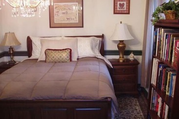 Historic Schoeneck Hotel B&b