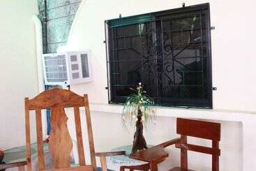 פנסיון Djv Southville Guest House