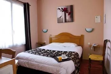 Logis  Hotel & Restaurant De La Place