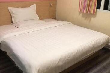 בית מלון כפרי 7days Inn Changsha Houjiatang Yali High School