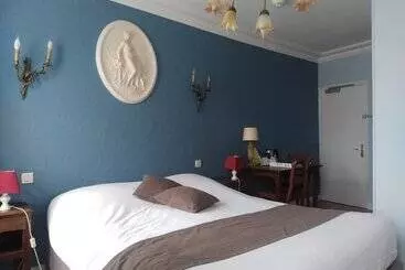 Отель Hostellerie Saint Martin  Logis Hôtel Et Restaurant