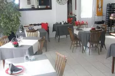 ホテル Hôtel Le Week End