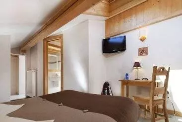 Отель Logis La Croixsaintmaurice