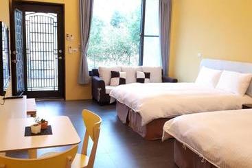 Hotell Adu Bed And Breakfast