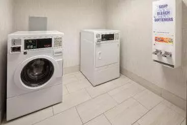 ホテル Holiday Inn Express & Suites Bradley Airport, An Ihg