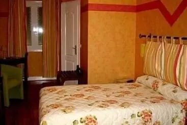 בית מלון כפרי Hôtel Les Pyrénées